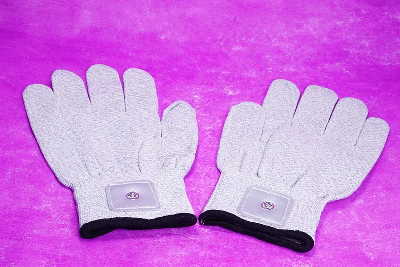 Denas Handschuhe/Strümpfe