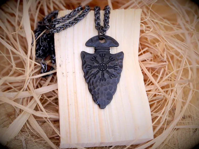 Vegvisir Kette "Arrow Head"